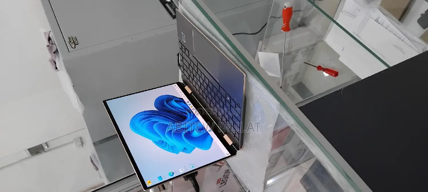 New Laptop HP Spectre X360 16GB Intel Core I7 SSD 1T