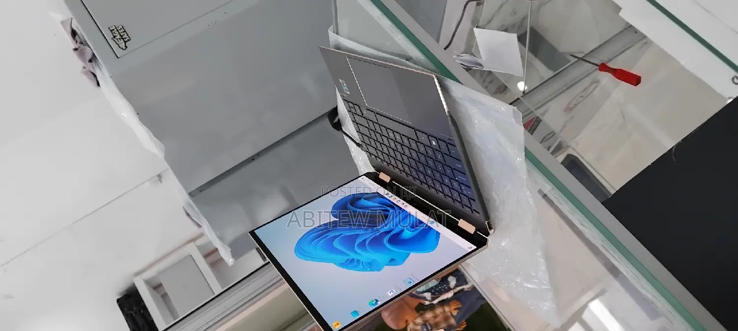 New Laptop HP Spectre X360 16GB Intel Core I7 SSD 1T