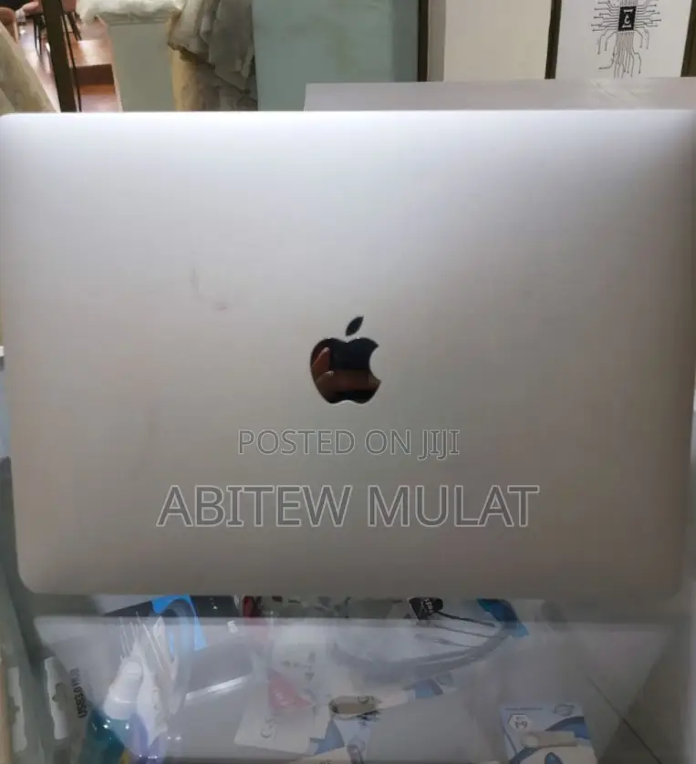 New Laptop Apple MacBook Pro 2018 16GB Intel Core I5 SSD 256GB