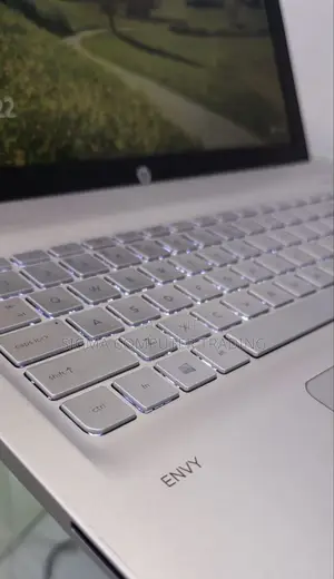 New Laptop HP Envy 15 8GB Intel Core I5 HDD+SSD 1T