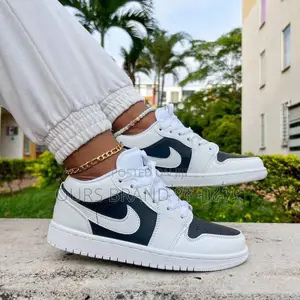 Photo - High Master Quality Jordan 1 Low Reverse Panda Shoes