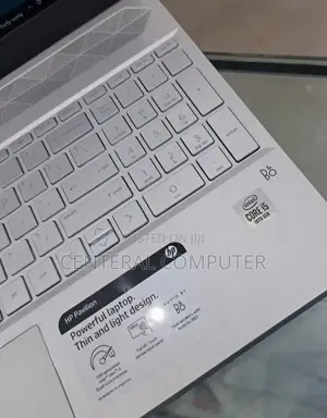 New Laptop HP Pavilion 17z 12GB Intel Core I5 SSD 512GB