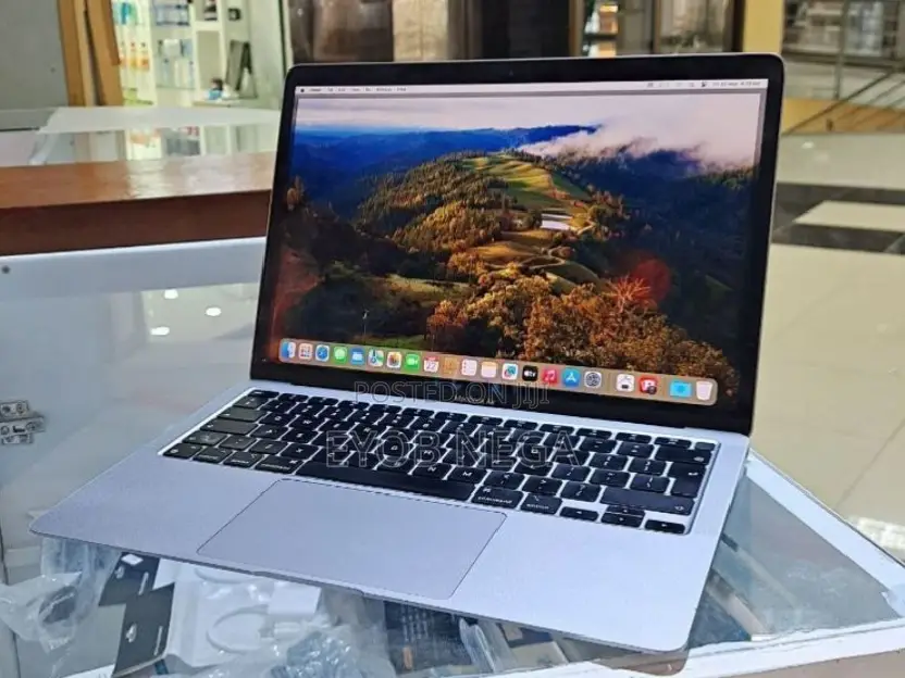 New Laptop Apple MacBook Air 2020 M1 8GB Apple M1 SSD 256GB