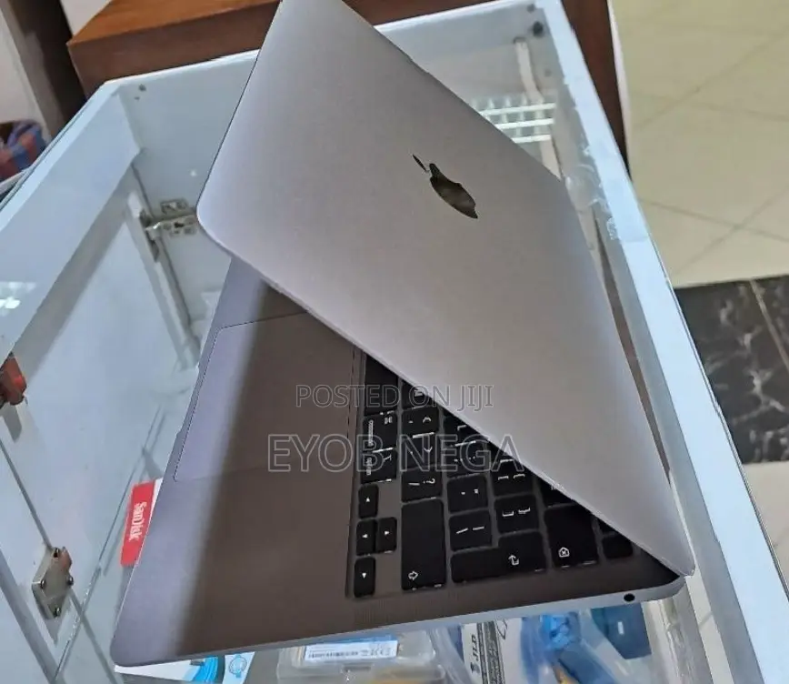 New Laptop Apple MacBook Air 2020 M1 8GB Apple M1 SSD 256GB