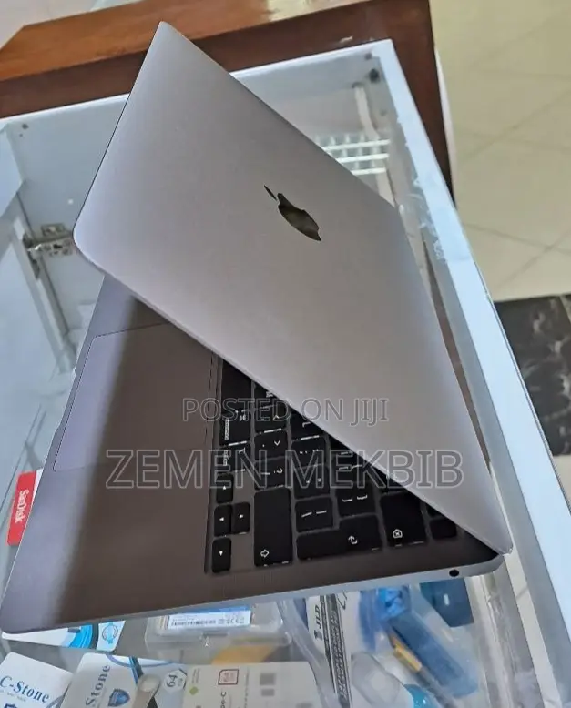 New Laptop Apple MacBook Air 2020 M1 8GB SSD 256GB