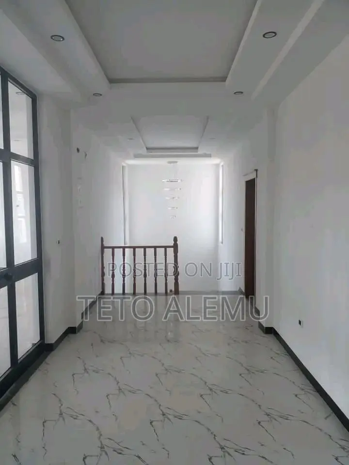 11bdrm House in የሚሸጥ ቤት አያት ኮምፓውድ, Bole for sale