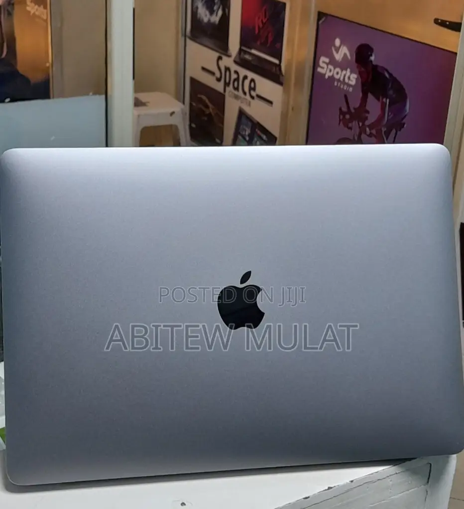New Laptop Apple MacBook Pro M1 8GB Apple M1 SSD 256GB