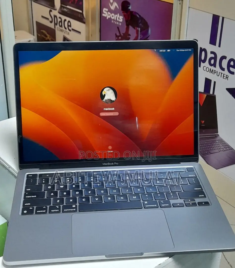 New Laptop Apple MacBook Pro M1 8GB Apple M1 SSD 256GB