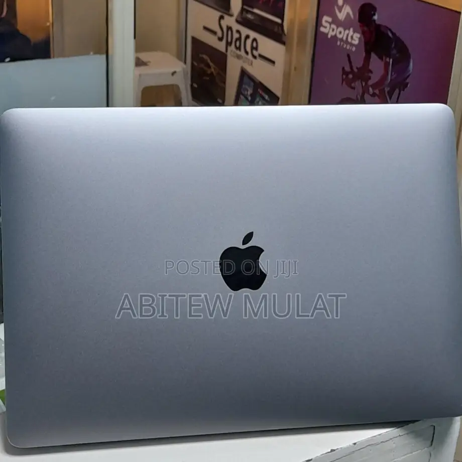 New Laptop Apple MacBook Pro M1 8GB Apple M1 SSD 256GB