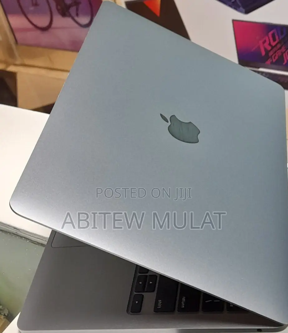 New Laptop Apple MacBook Pro M1 8GB Apple M1 SSD 256GB