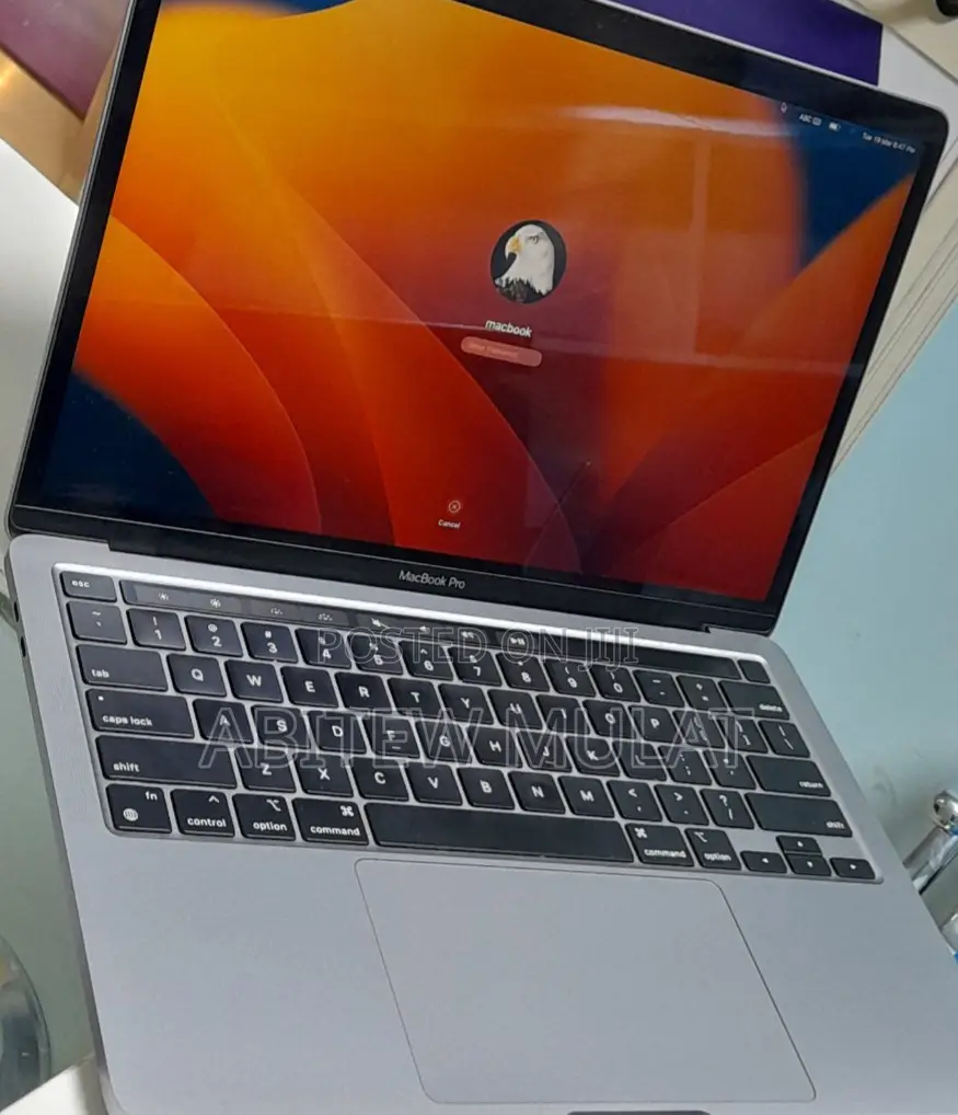 New Laptop Apple MacBook Pro M1 8GB Apple M1 SSD 256GB