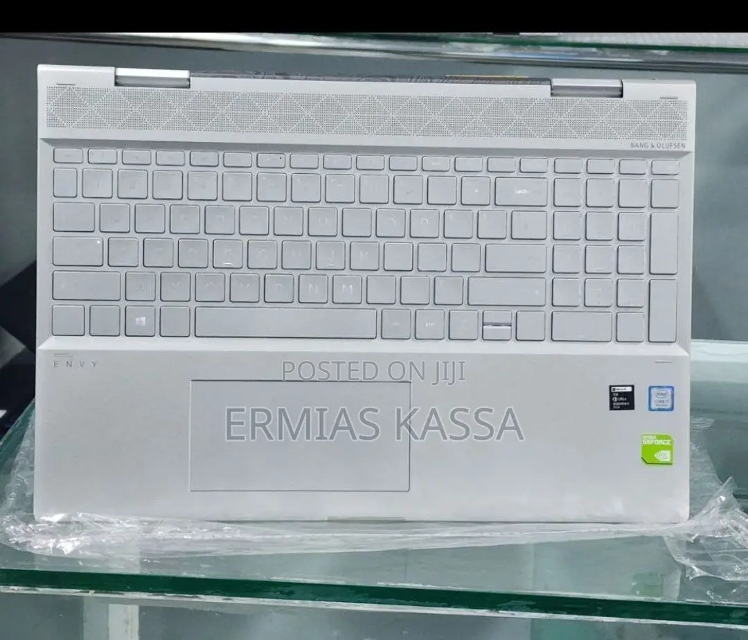 New Laptop HP Envy X360 8GB Intel Core I7 SSD 512GB