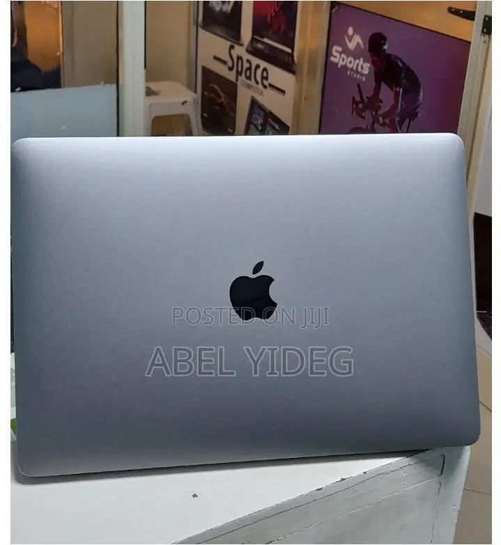 New Laptop Apple MacBook Pro M1 8GB Apple M1 SSD 256GB