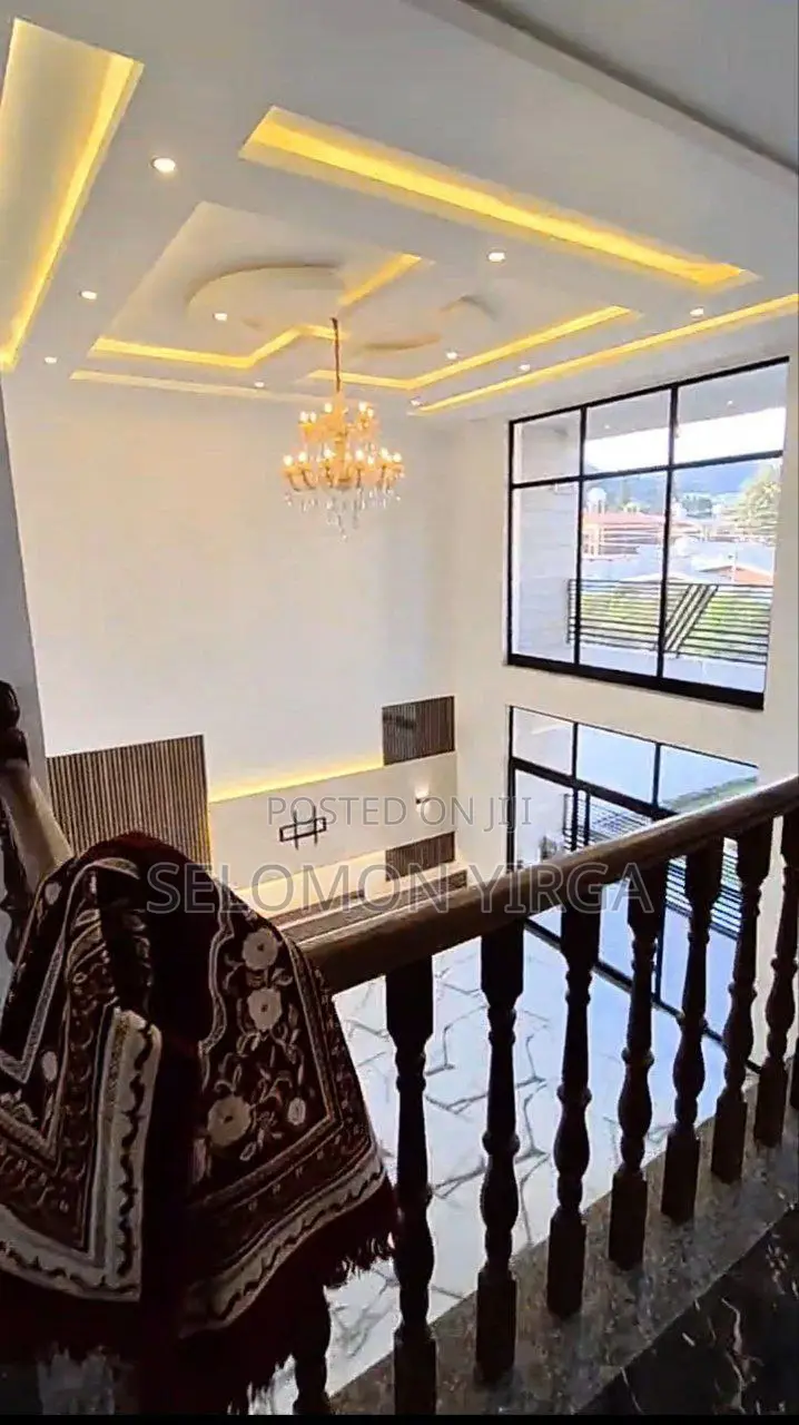 11bdrm House in አድስ አበባ, Bole for sale