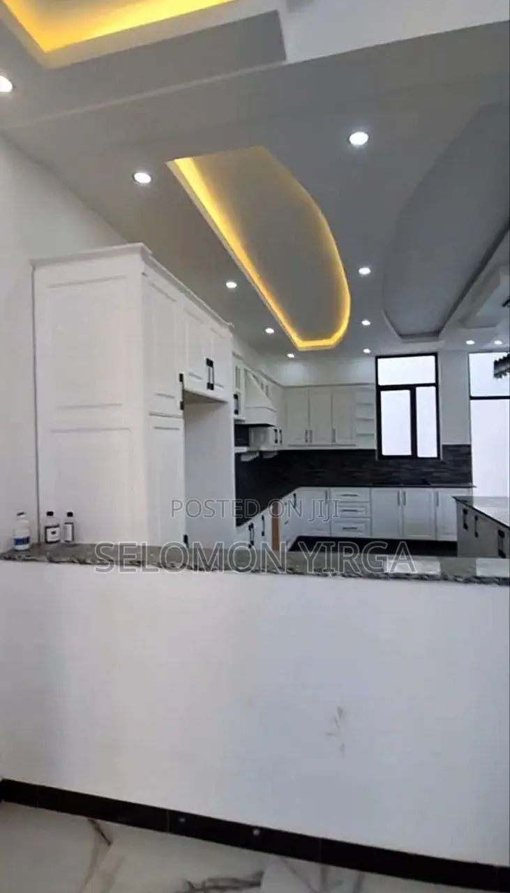 11bdrm House in አድስ አበባ, Bole for sale