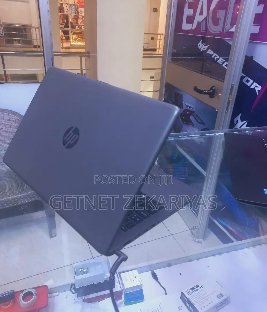 New Laptop HP Stream Notebook 8GB Intel Core I7 HDD 1T