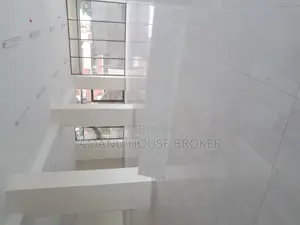 Urgent for Rent Office 185sqm Around Babes