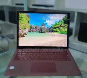 New Laptop Microsoft Surface 8GB Intel Core I5 SSD 256GB
