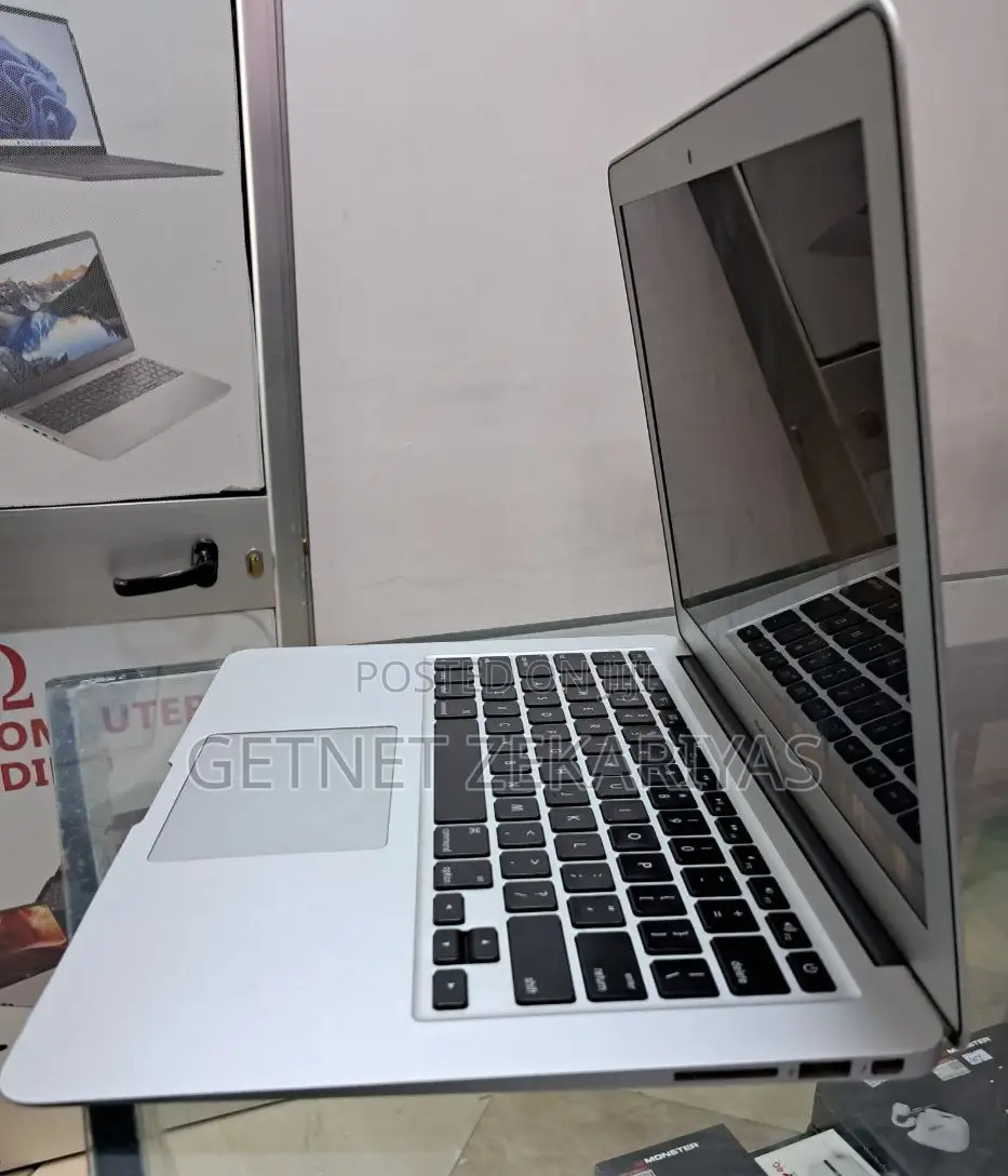 New Laptop Apple MacBook Air 2015 4GB Intel Core i7 SSD 512GB
