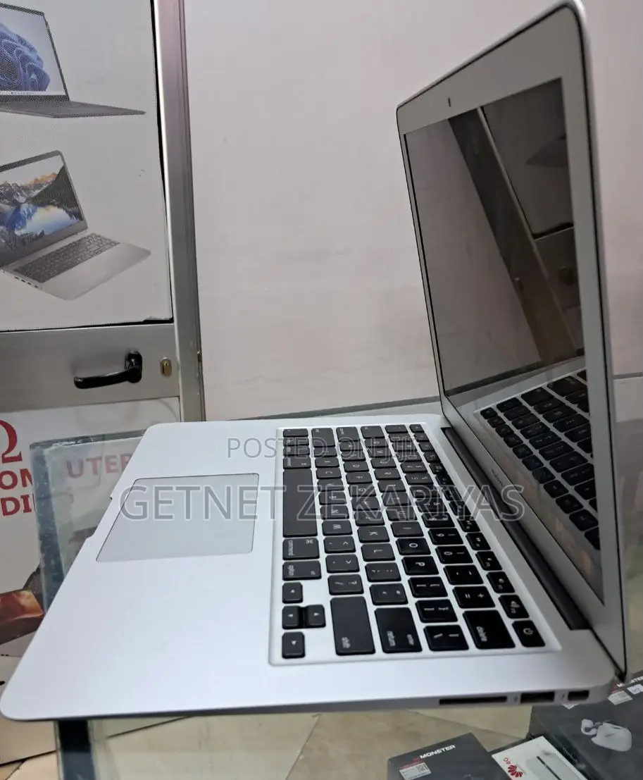 New Laptop Apple MacBook Air 2015 4GB Intel Core i7 SSD 512GB