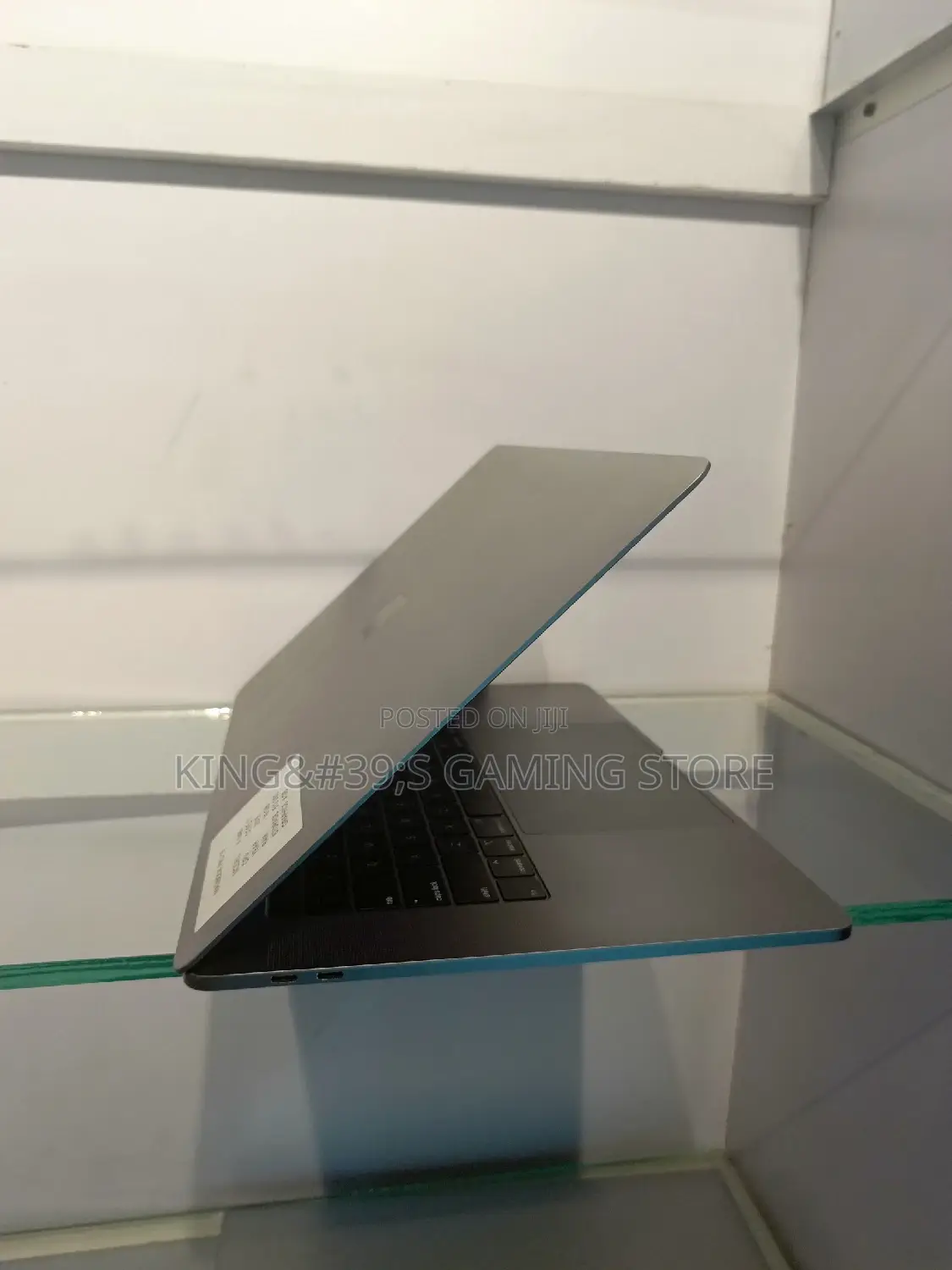 New Laptop Apple MacBook 2018 16GB Intel Core I7 SSD 512GB