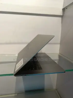 New Laptop Apple MacBook 2018 16GB Intel Core I7 SSD 512GB