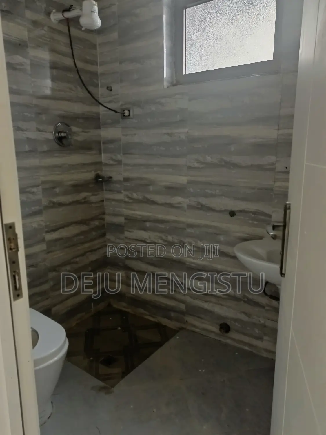 12bdrm House in ሰባ ሁለት(72), Bole for rent