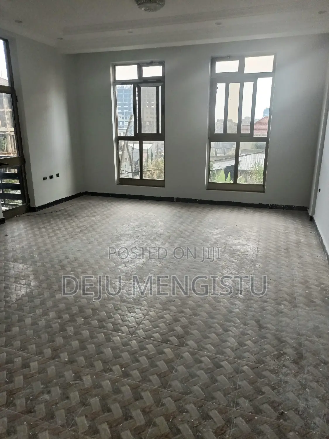 12bdrm House in ሰባ ሁለት(72), Bole for rent