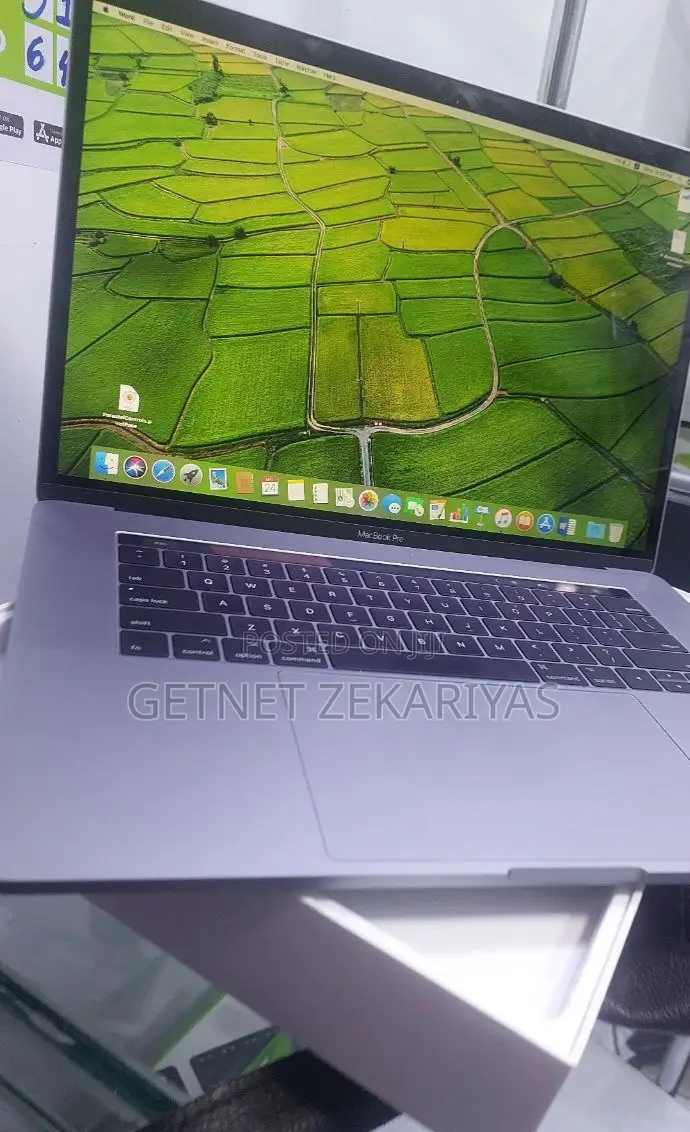 New Laptop Apple MacBook Pro 8GB Intel Core I7 SSD 256GB