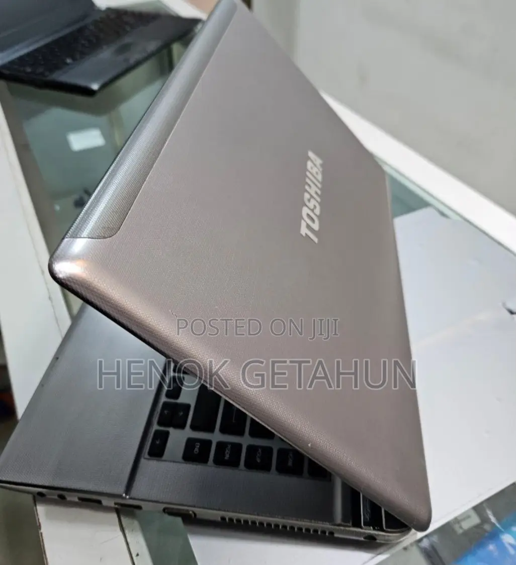 New Laptop Toshiba Satellite C55 4GB Intel Core I5 SSD 128GB