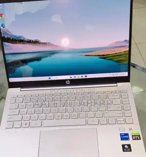 New Laptop HP 14-Dq1025cl 16GB Intel Core I5 SSD 512GB