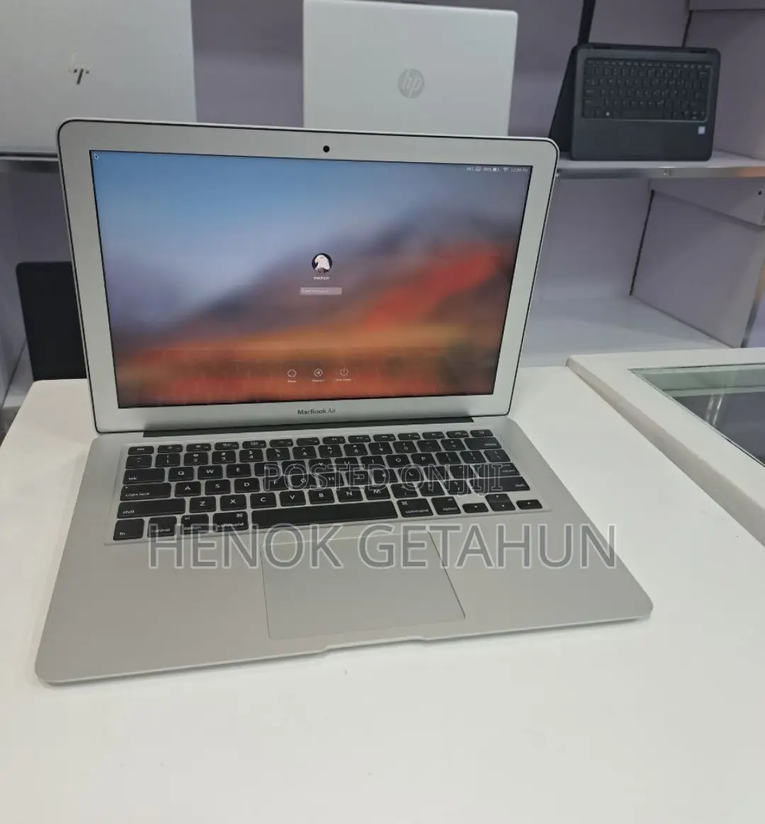 New Laptop Apple MacBook Air 2017 8GB Intel Core I5 SSD 256GB