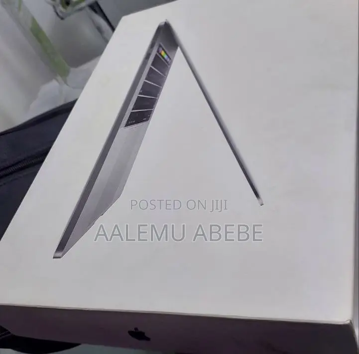 New Laptop Apple MacBook Pro 2017 16GB Intel Core I7 SSD 512GB