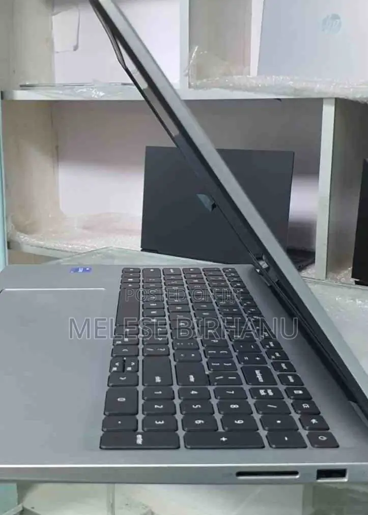 New Laptop Dell 16GB Intel Core I5 SSD 512GB