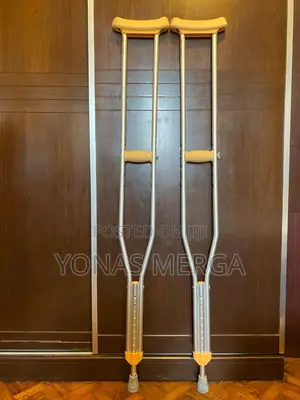Photo - Aluminum Crutches _Underarm Pad and Handgrip