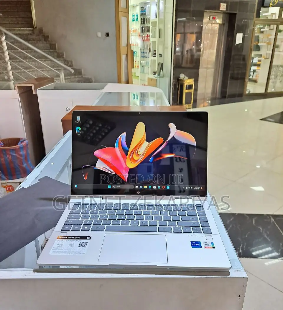 New Laptop HP Envy X360 16GB Intel Core I7 SSD 1T