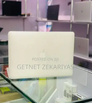 New Laptop Apple MacBook Pro 2017 8GB SSD 256GB