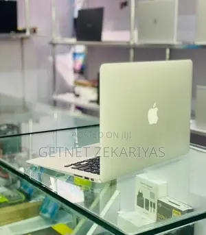 New Laptop Apple MacBook Pro 2017 8GB SSD 256GB