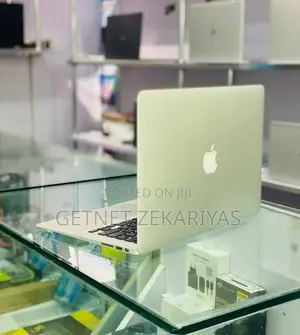 New Laptop Apple MacBook Pro 2017 8GB SSD 256GB