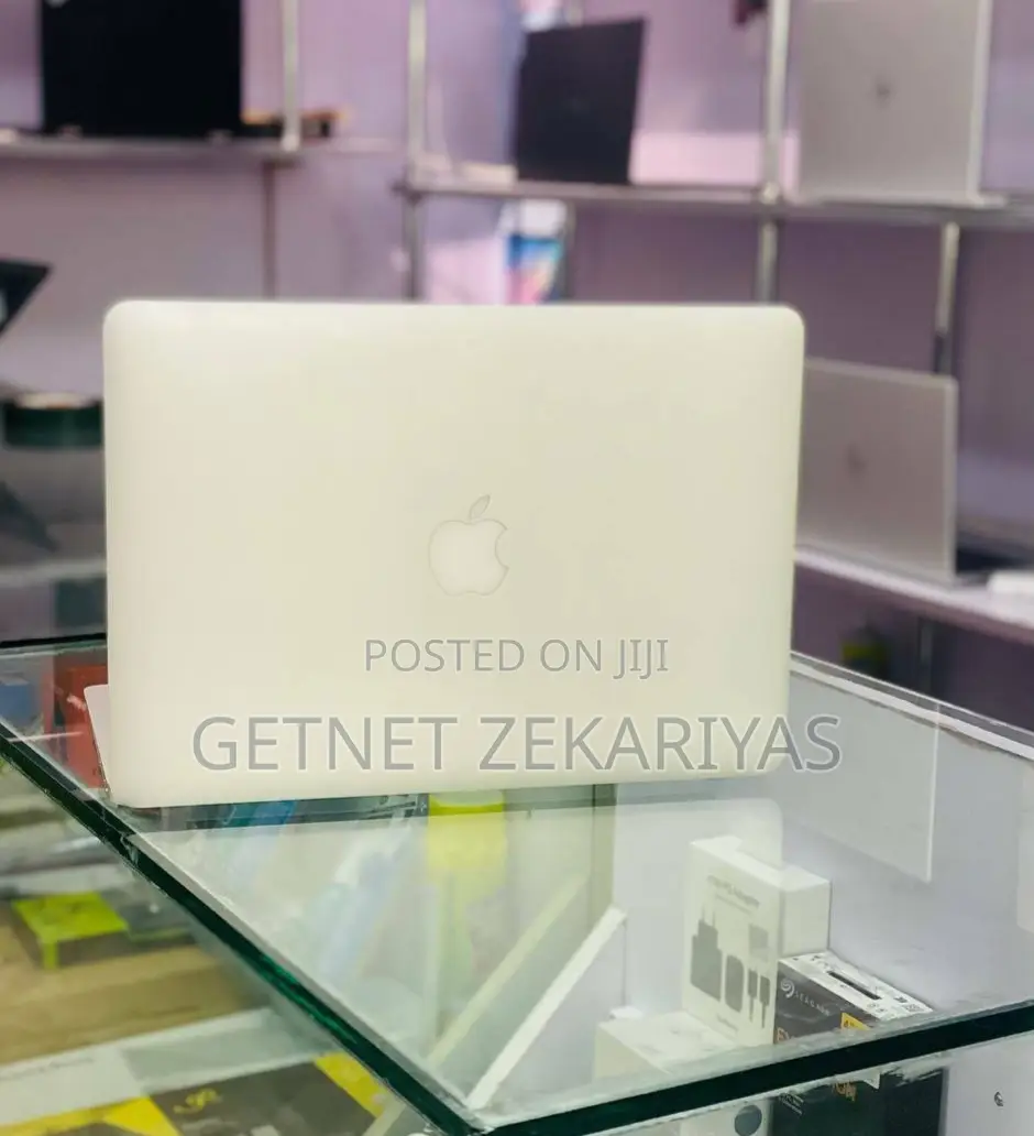 New Laptop Apple MacBook Air 2017 8GB Intel Core i5 SSD 256GB