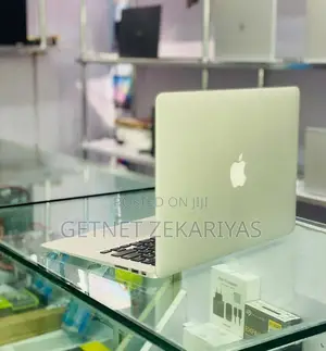 New Laptop Apple MacBook Air 2017 8GB Intel Core i5 SSD 256GB