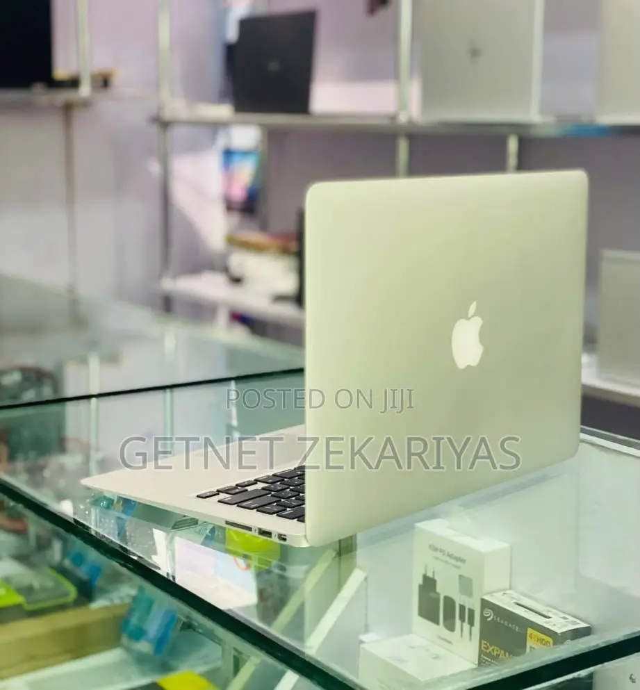 New Laptop Apple MacBook Air 2017 8GB Intel Core i5 SSD 256GB