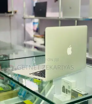 New Laptop Apple MacBook Air 2017 8GB Intel Core i5 SSD 256GB