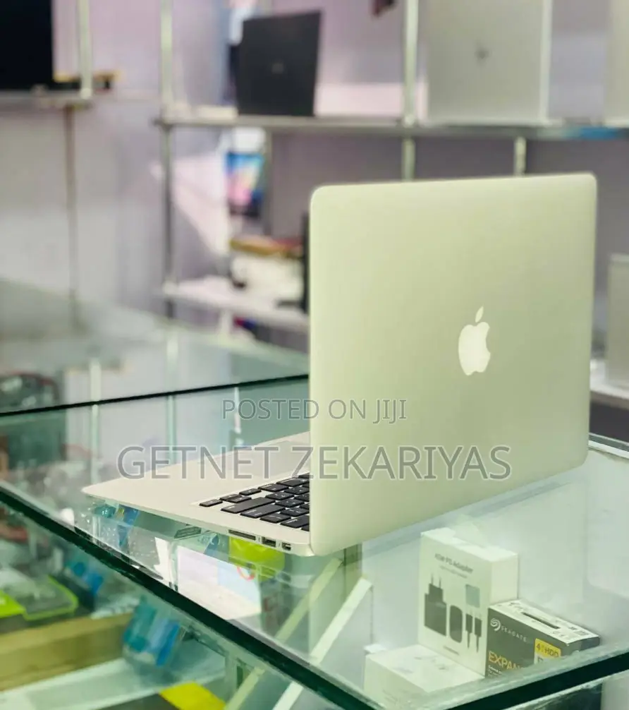 New Laptop Apple MacBook Air 2017 8GB Intel Core i5 SSD 256GB