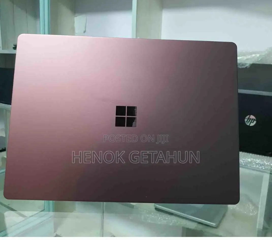 New Laptop Apple MacBook Pro 8GB Intel Core I5 SSD 256GB