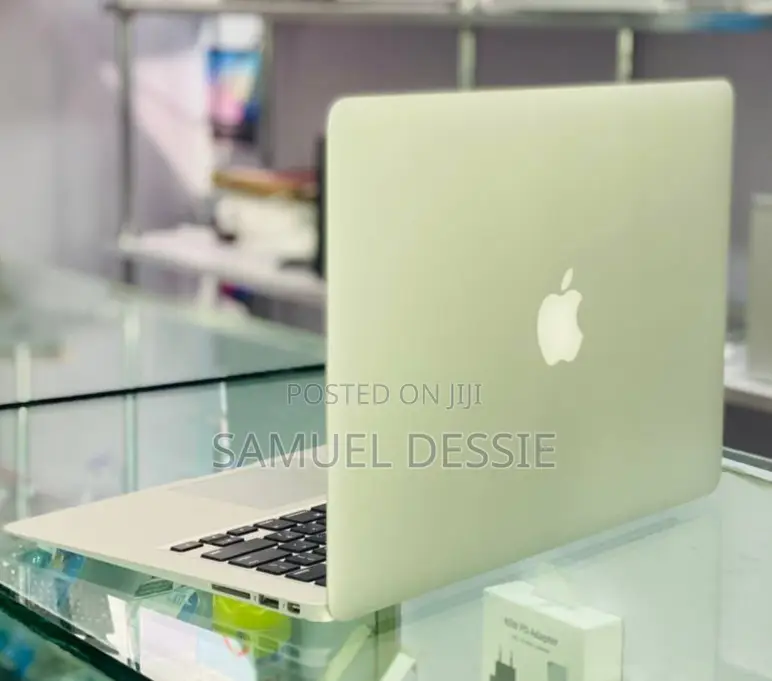 New Laptop Apple MacBook Pro 2017 8GB Intel Core I5 SSD 128GB