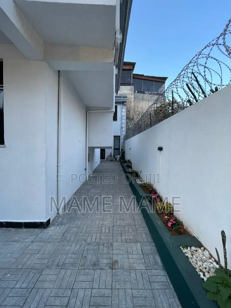 6bdrm House in Addis Abeba, Bole for sale