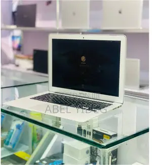 Photo - Laptop Apple MacBook Pro 2017 8GB Intel Core I5 SSD 128GB