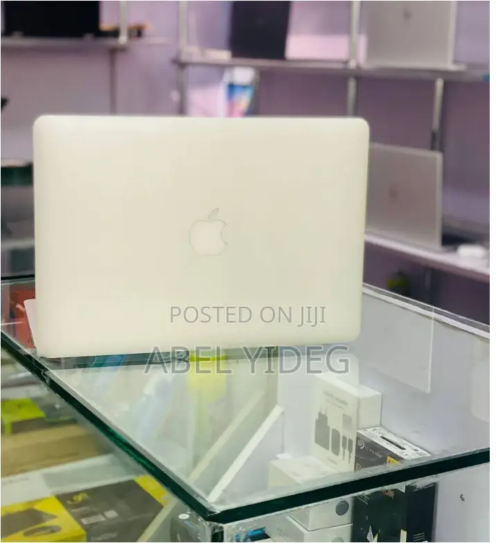 Laptop Apple MacBook Pro 2017 8GB Intel Core I5 SSD 128GB