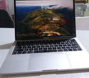 New Laptop Apple MacBook Pro 2018 16GB Intel Core I5 SSD 256GB